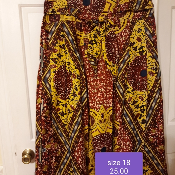 Skirts and dresses - Picture 1 of 1